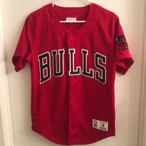 Super rare🔥🔥🔥🤢 Mitchell&Ness Bulls Jersey